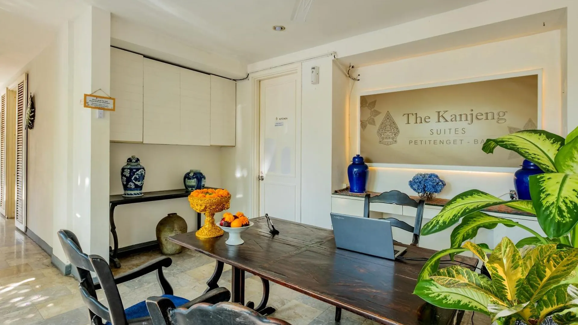 Hotel The Kanjeng Suites Petitenget Seminyak