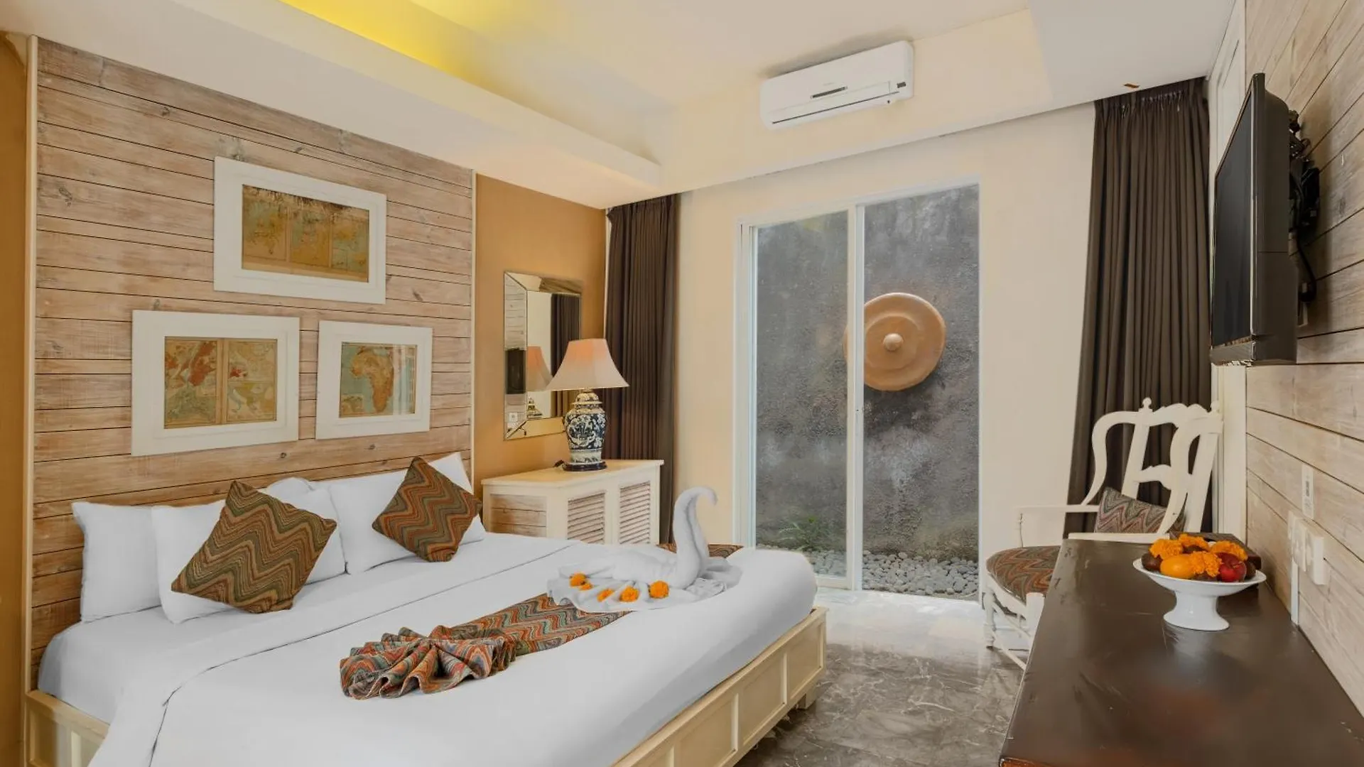 The Kanjeng Suites Petitenget Seminyak Hotel