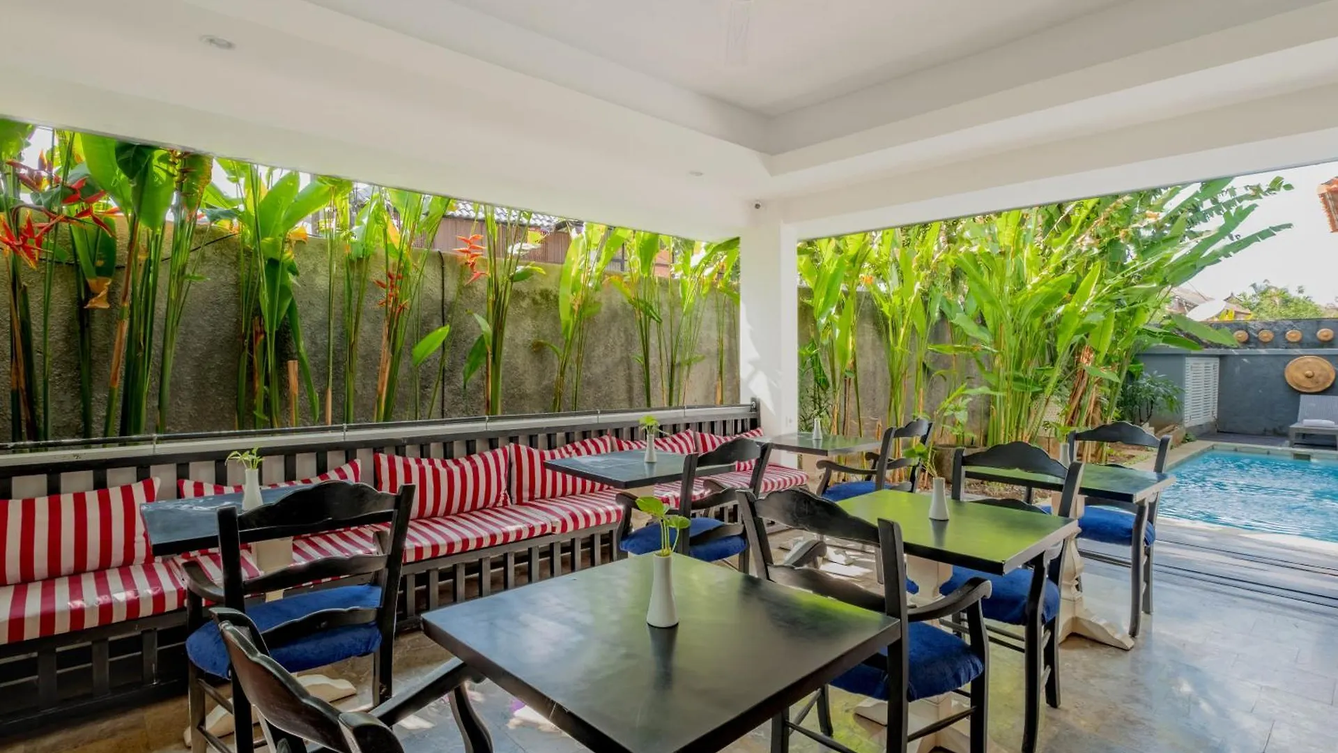The Kanjeng Suites Petitenget Seminyak Hotel